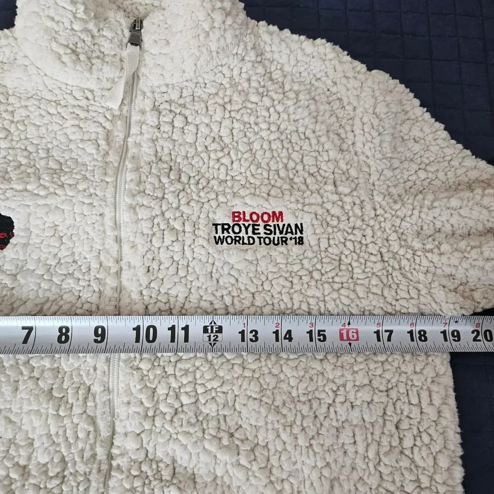 RARE Troye Sivan Bloom World Tour 2018 cream sherpa fleece jacket Size‎ M